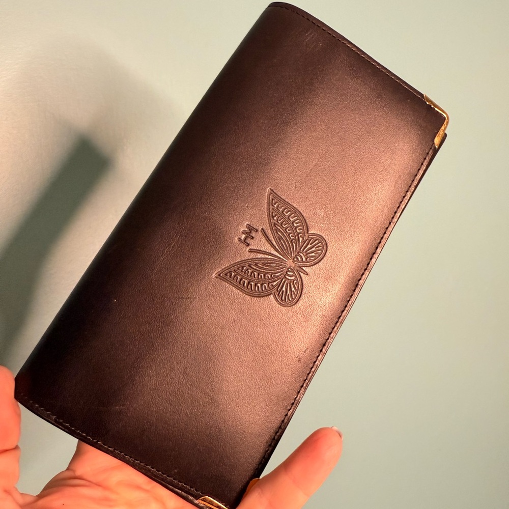 💫 Vintage Hanae Mori Butterfly Embossed Leather Wallet – Elegant & Rare Find